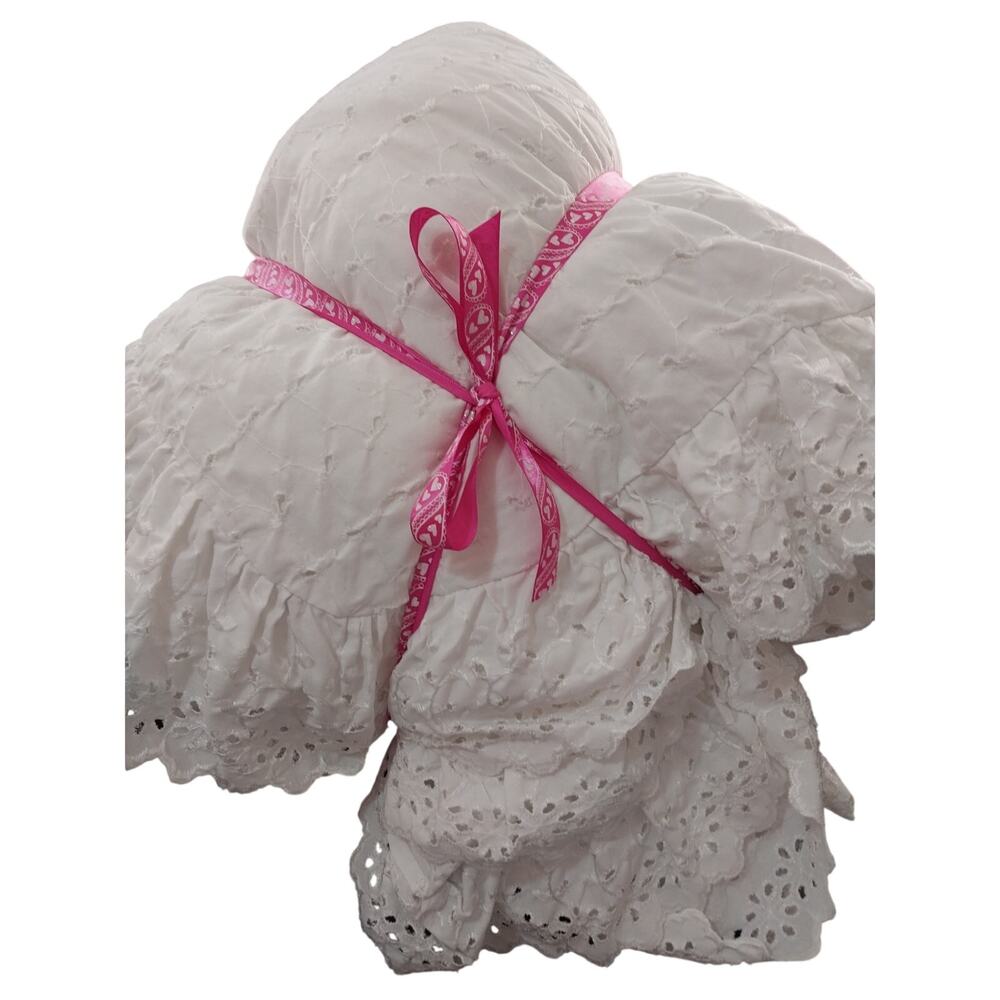 DAN RIVER! PURE WHITE EYELET, RUFFLED EDGES DOWN ALTERNATIVE COMFORTER! SZ TWIN